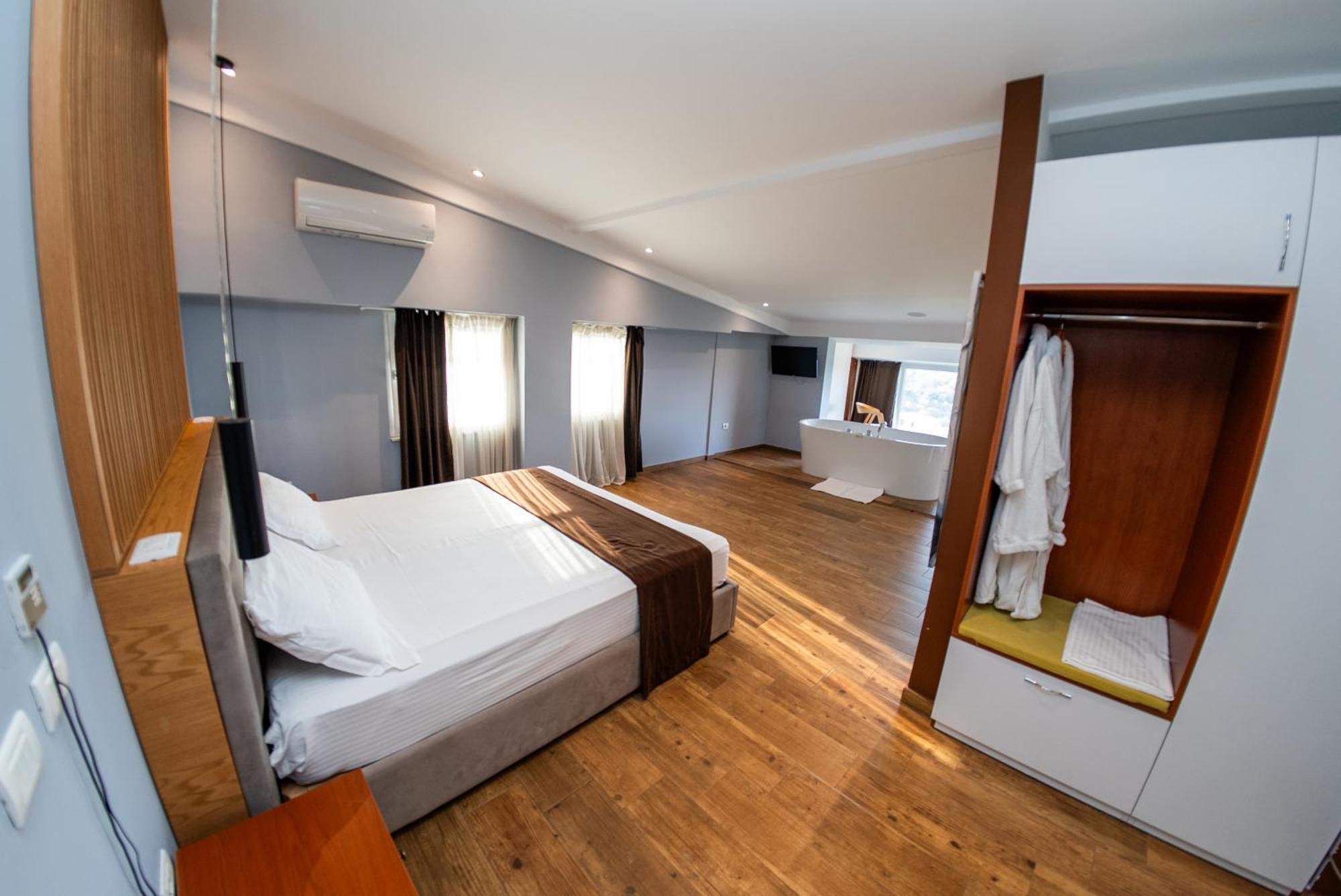 Olivar Hotel Tirana Selitë e Vogël Esterno foto