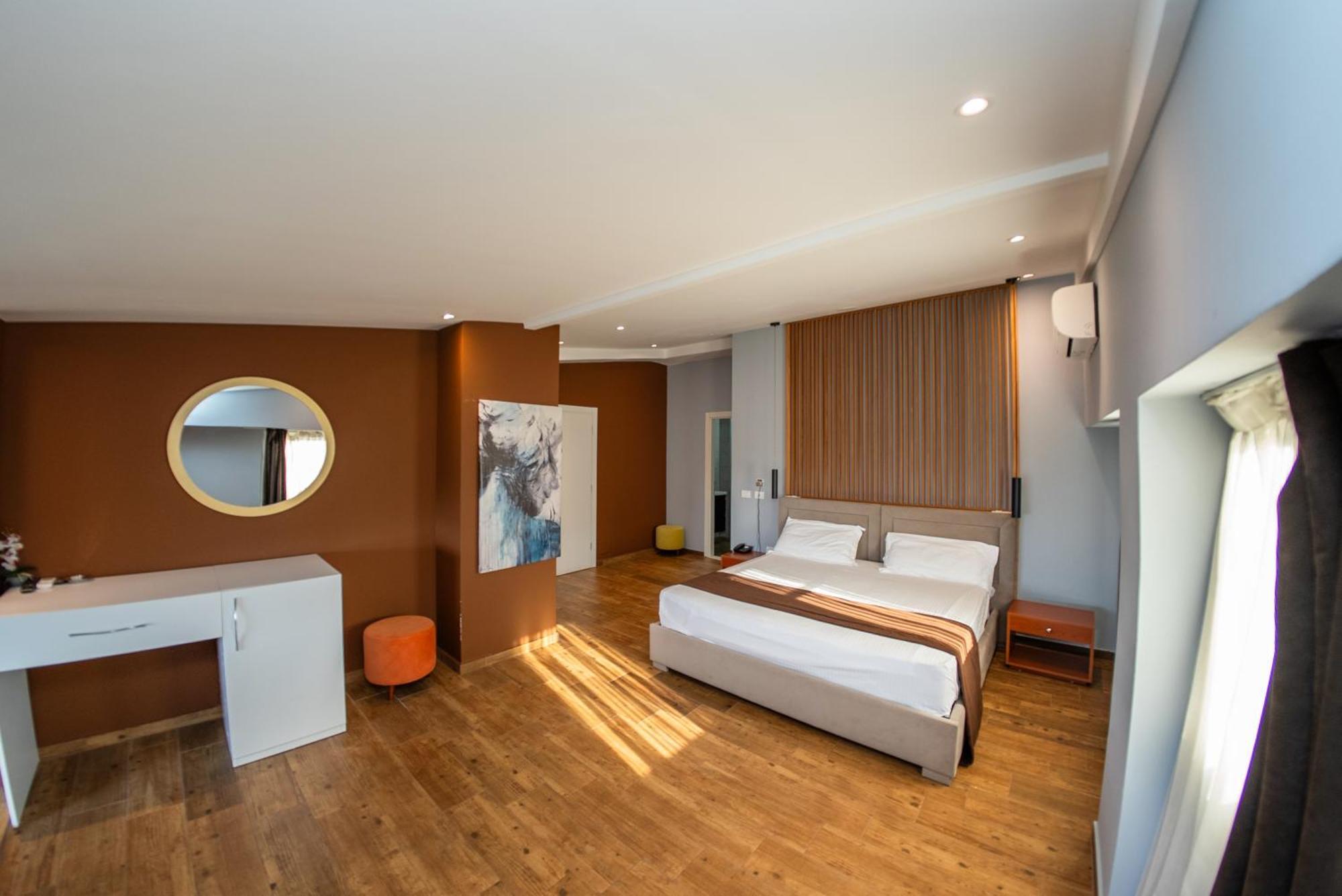 Olivar Hotel Tirana Selitë e Vogël Esterno foto