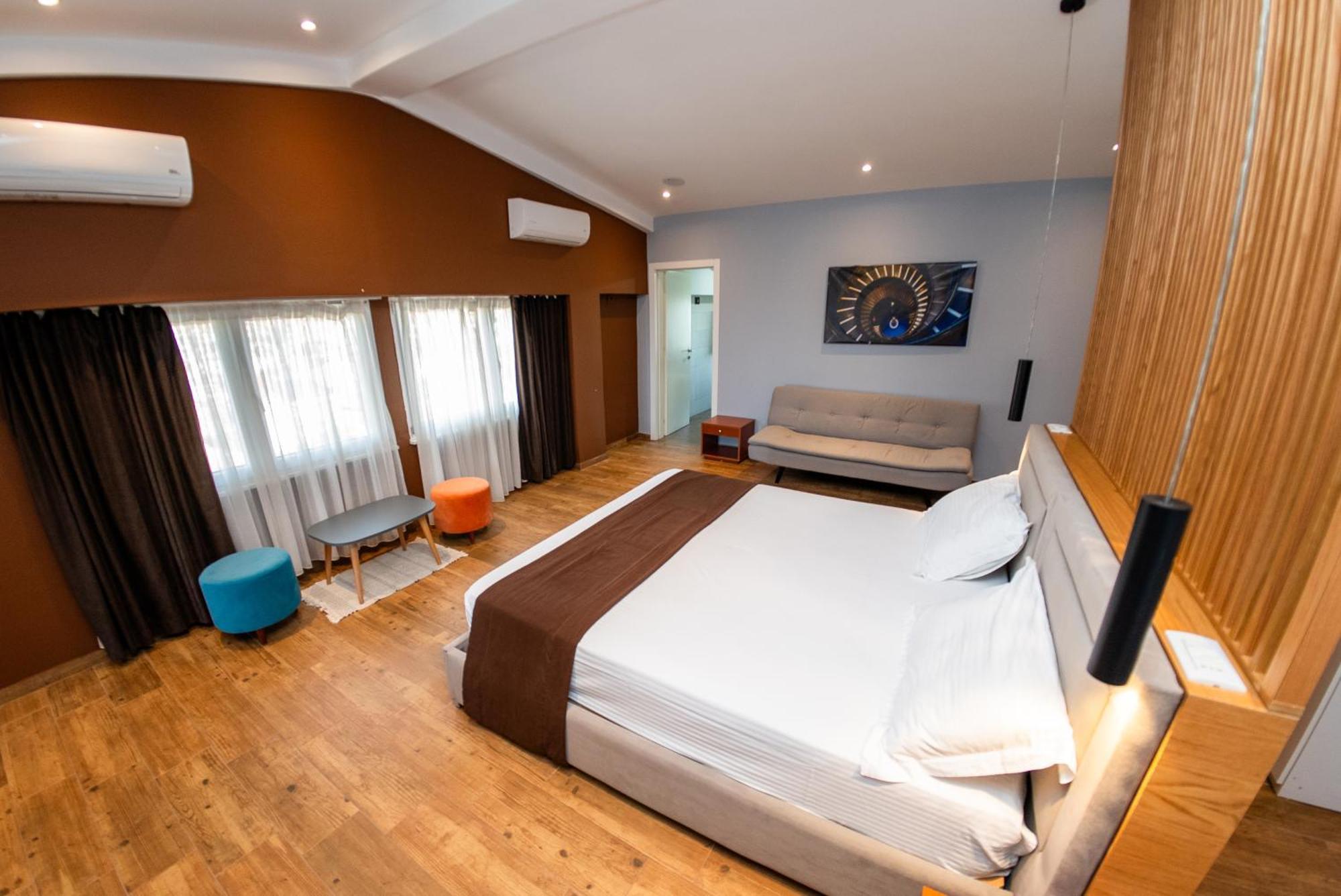Olivar Hotel Tirana Selitë e Vogël Esterno foto