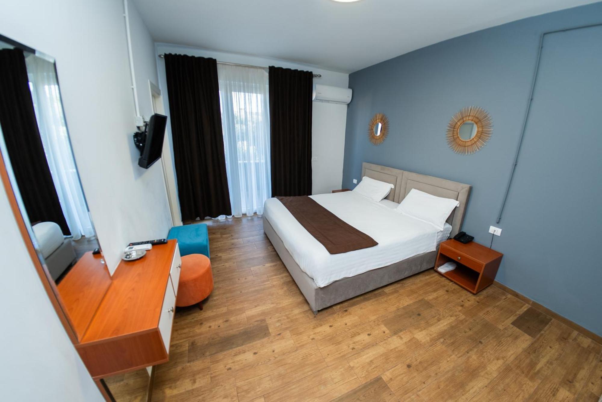 Olivar Hotel Tirana Selitë e Vogël Esterno foto