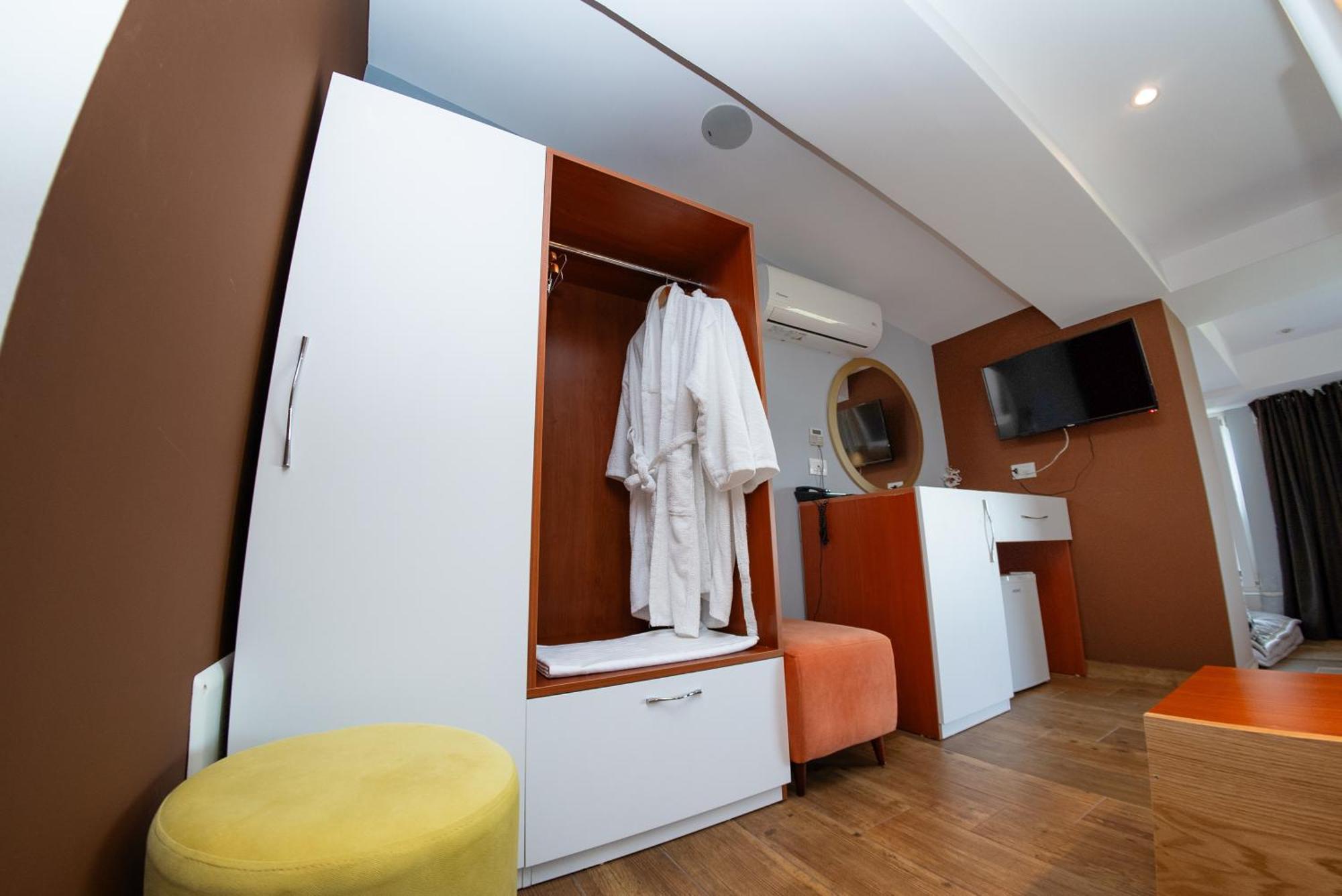 Olivar Hotel Tirana Selitë e Vogël Esterno foto